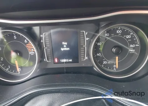 2019 Jeep Cherokee Latitude Fwd from USA, damaged, VIN 1C4PJLCB0KD333174